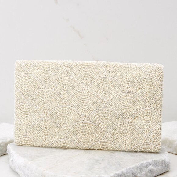 Scallop Cut Beaded Clutch / Crossbody Bag in Ivory with Gold Chain NEW NWT - Picture 14 of 14